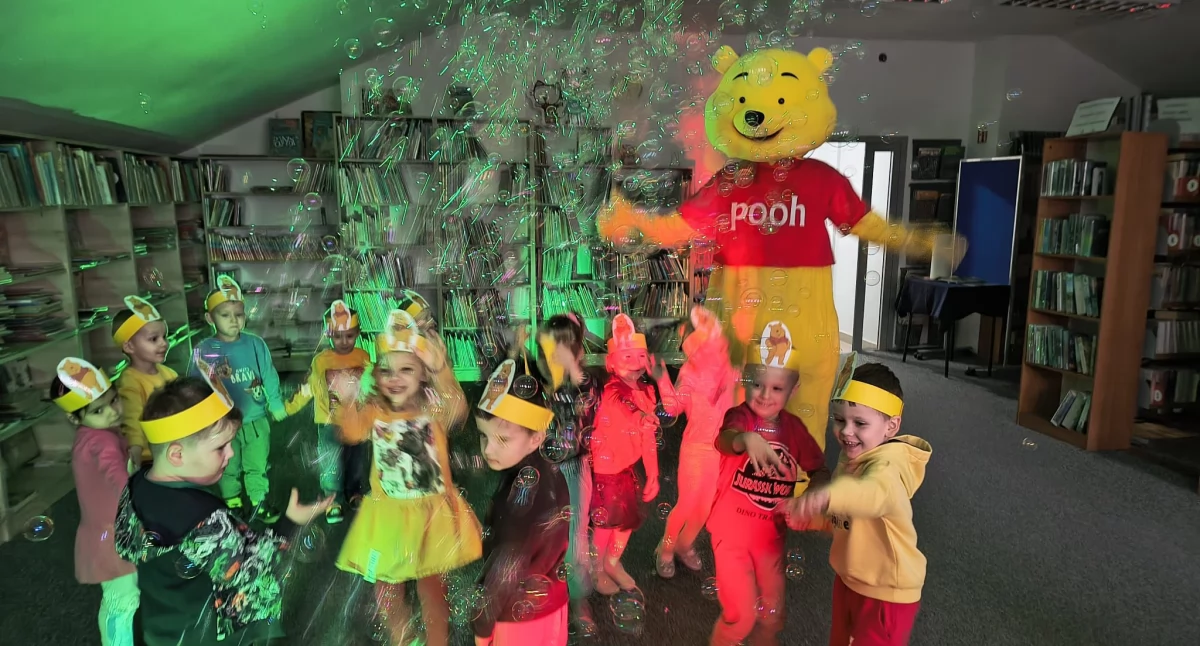 Kubuś Puchatek porwał dzieci w Trzebieszowie. Zabawa, miód i niezapomniane wspomnienia!