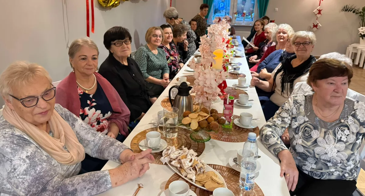 Artystyczne święto w Klubie Seniora „Młodzi Duchem”  (FOTO)