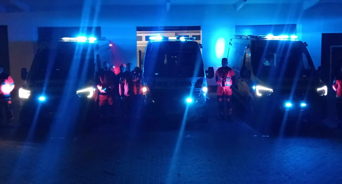 Ratownicy z łukowskiego szpitala oddali hołd zamordowanemu koledze. Poruszający gest solidarności [WIDEO]