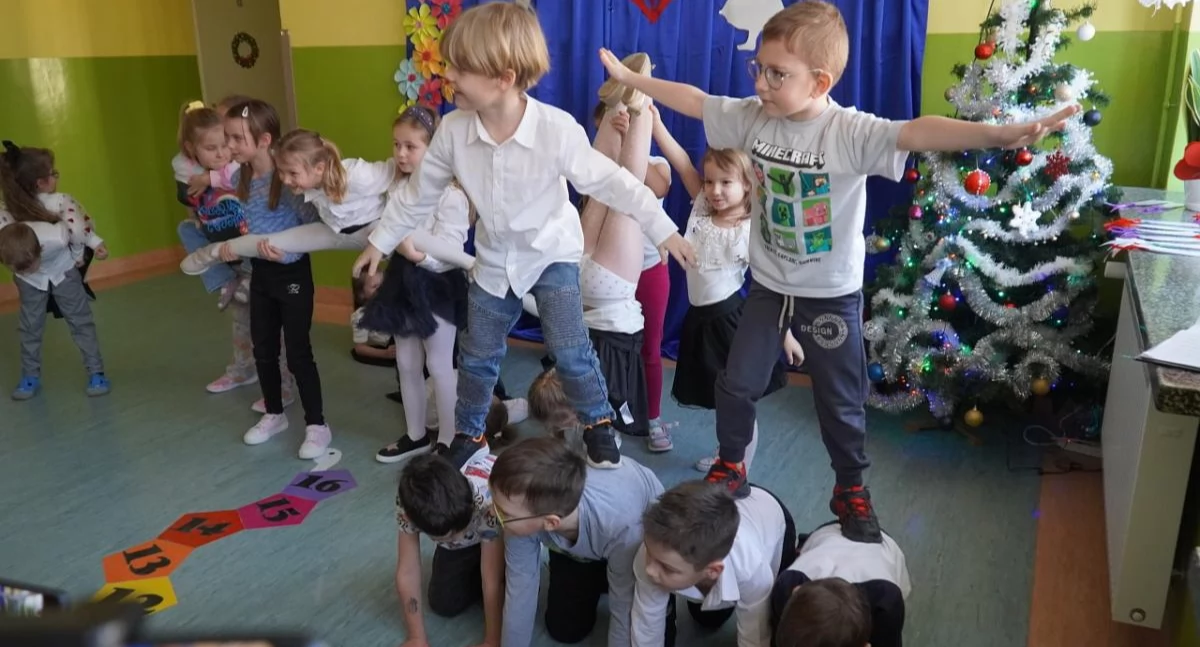 Wyjątkowy Dzień Babci i Dziadka w Wojcieszkowie! Śpiewy, tańce i wzruszające prezenty od najmłodszych [ZDJĘCIA]