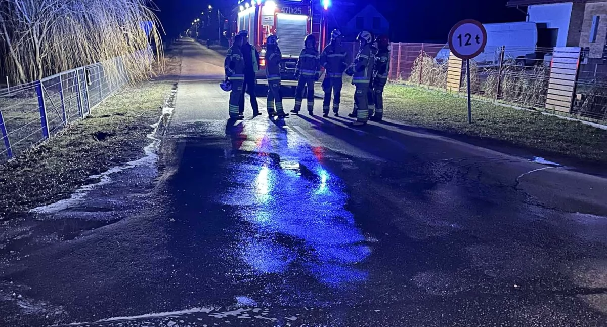 Plama ropopochodna o długości 100 metrów w Krynce. Strażacy w akcji!