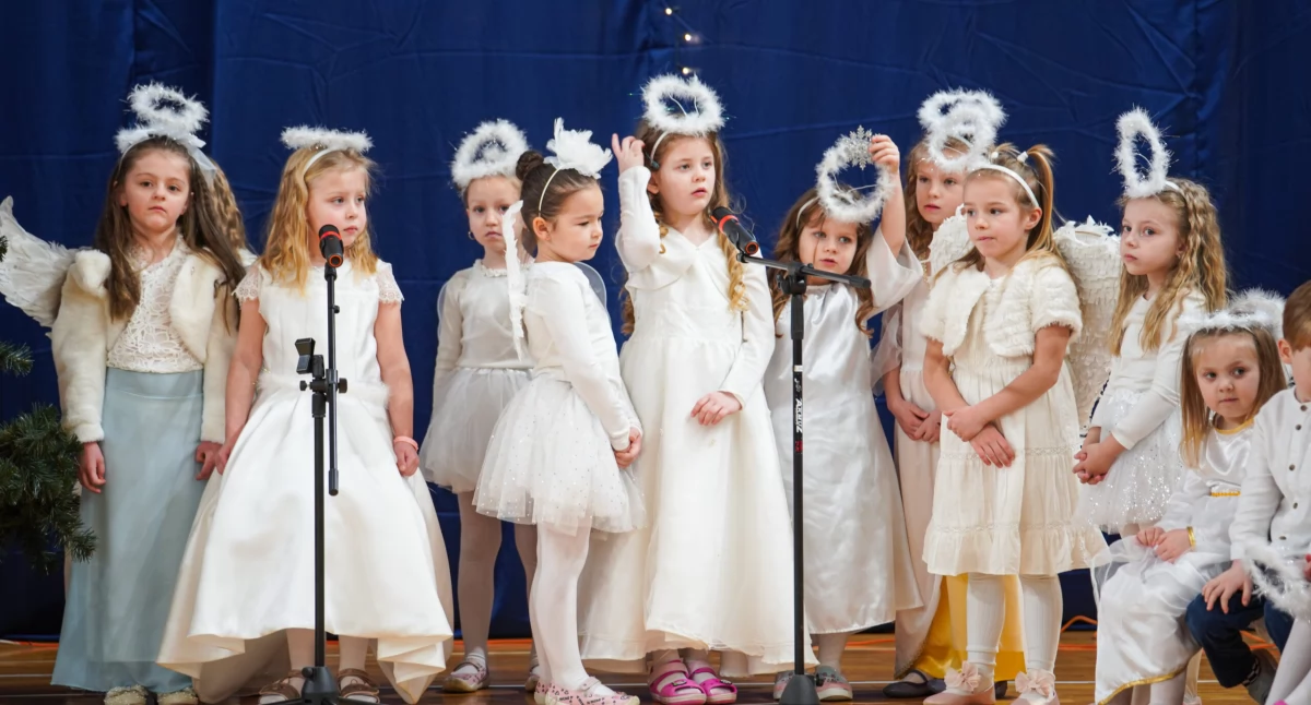 Wzruszające Jasełka w Oddziałach Przedszkolnych Szkoły Podstawowej nr 5 w Łukowie  (FOTO+WIDEO)
