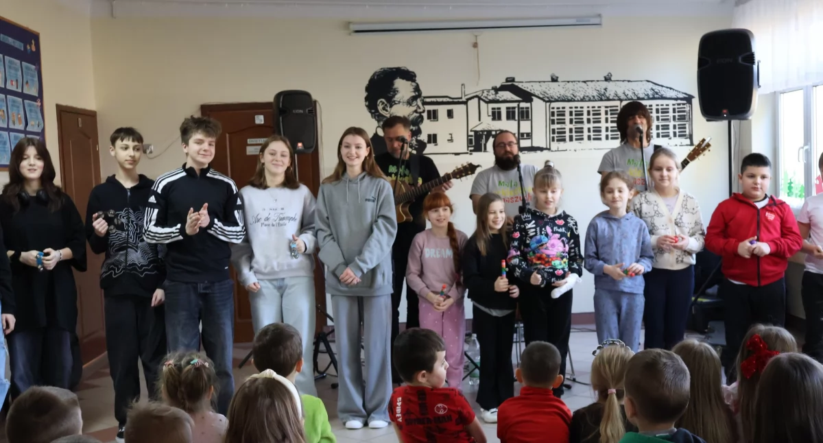 Mała Orkiestra Dni Naszych ponownie w Zespole Szkół w Gołąbkach – Wspaniały koncert pełen emocji i radości