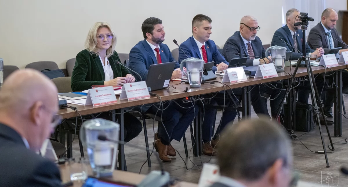  Aż 49 głosowań nad uwagami do planu zagospodarowania. Radni uchwalili dokument