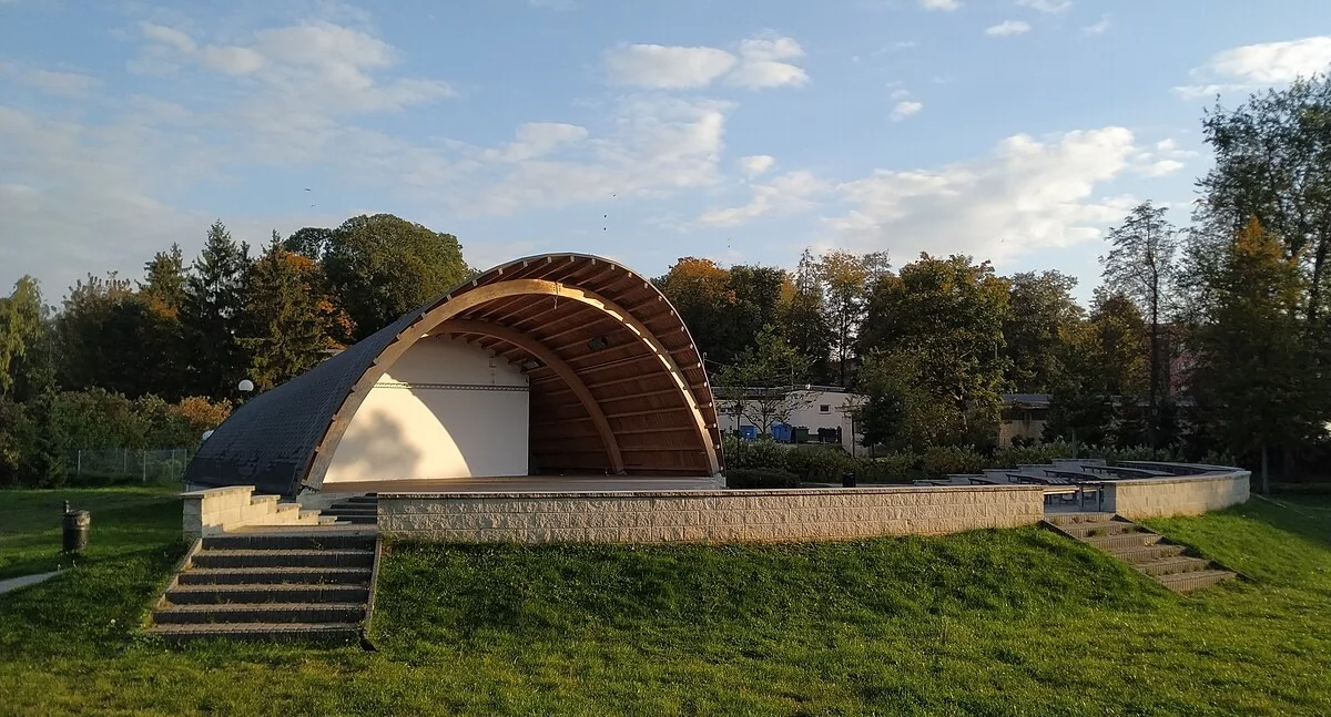 Łuków odświeży amfiteatr w parku! Miasto przeznaczy 160 tys. zł na projekt rewitalizacji