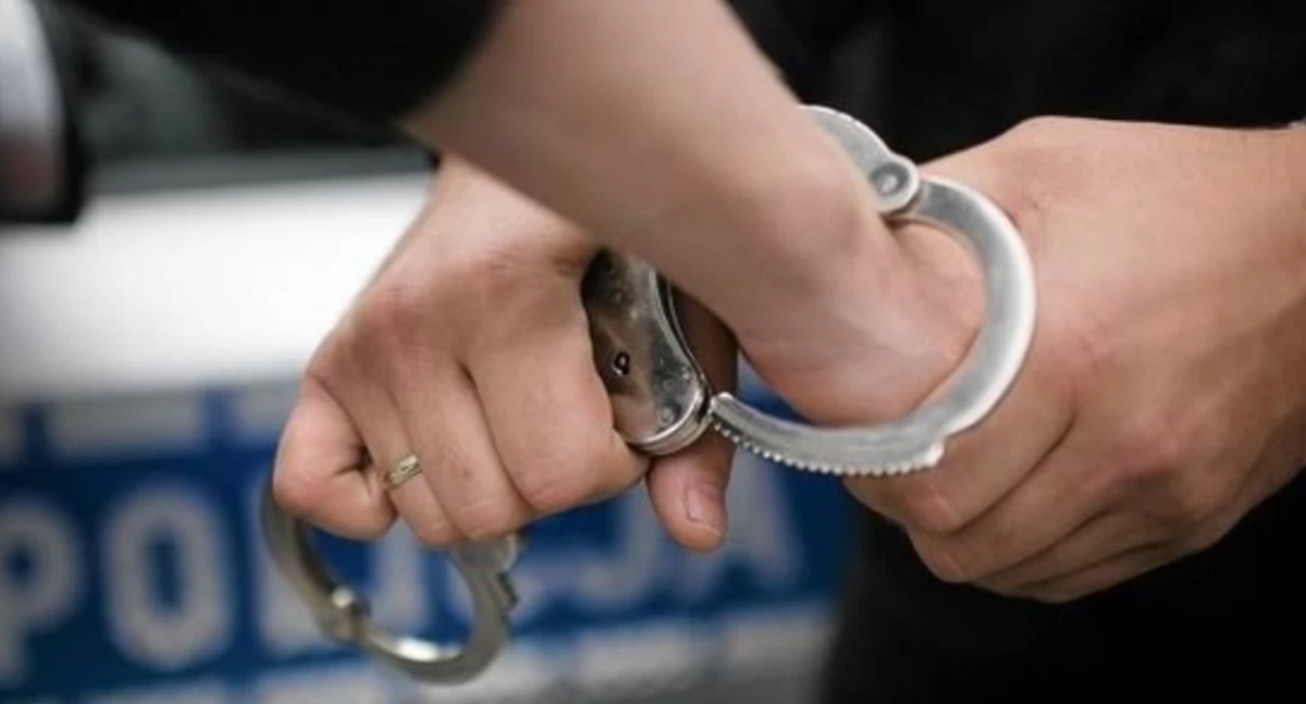 Łuków: Kradzież w biały dzień! Złodziej ukradł kurtkę z dokumentami i pieniędzmi