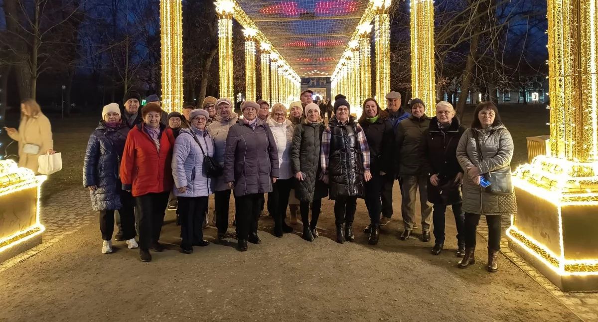 Seniorzy na tropie historii! Klub Seniora z gminy Łuków Zwiedza Warszawę i Wilanów [ZDJĘCIA]