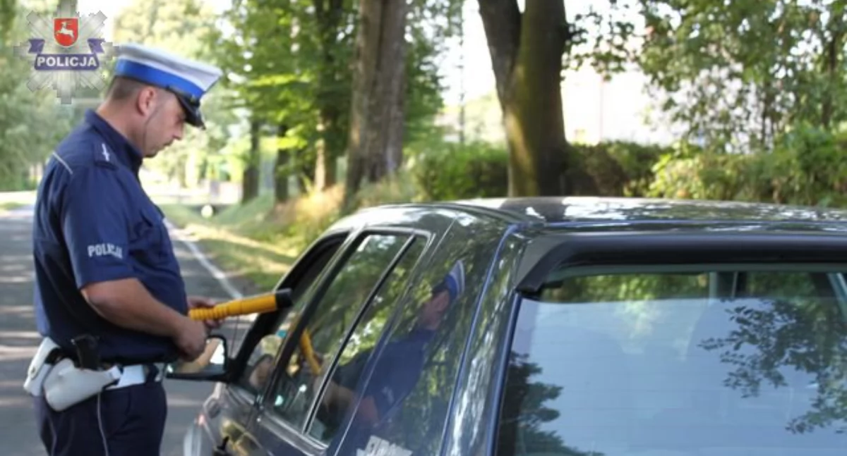 Policja zatrzymuje pijanych kierowców! Rowerzysta miał prawie 2 promile, a kierowca Fiata – prawie 3!