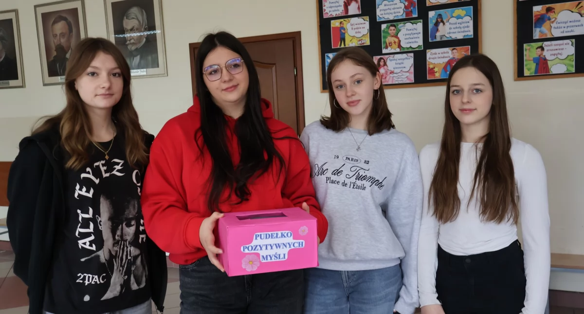 Uczniowie ZS w Gołąbkach świętowali Dzień Pozytywnego Myślenia!