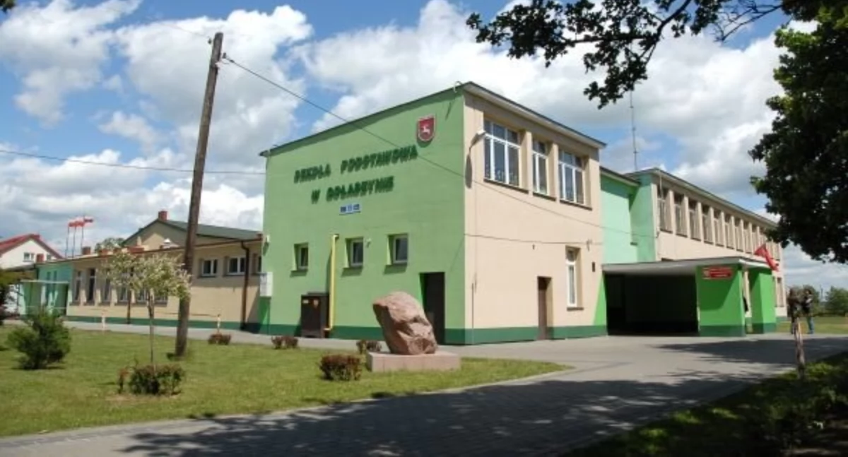 Nowi dyrektorzy ZS w Gołaszynie i Przedszkola „Baśniowy Dworek” w Łazach? Ruszają konkursy na stanowiska!