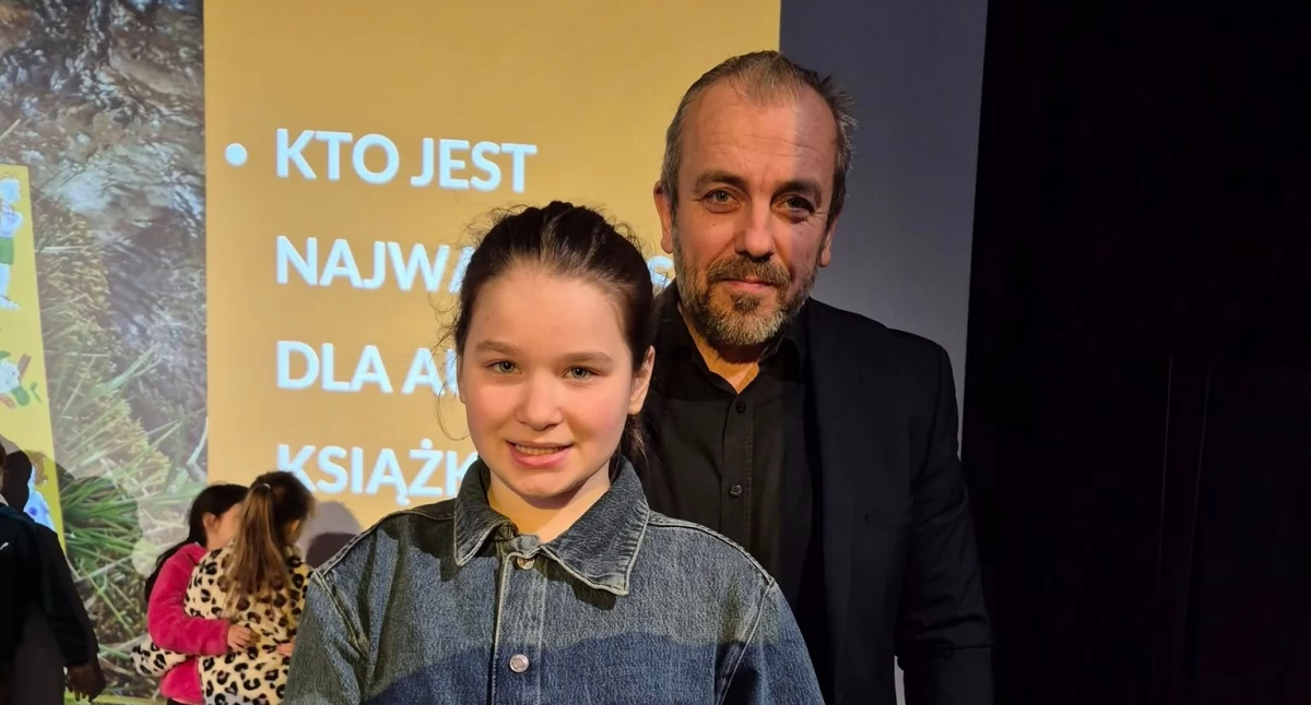 Survival, przygoda i książki! Przemysław Jakóbczyk odwiedził młodych czytelników w Woli Gułowskiej i Adamowie!