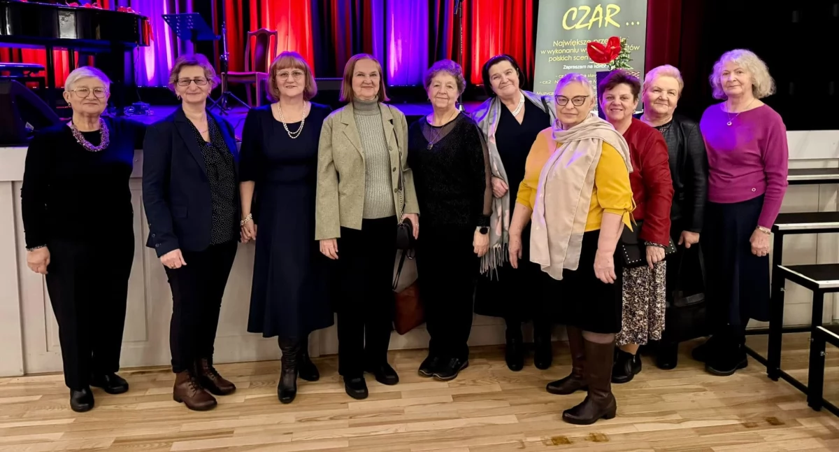  Seniorzy z Łukowa podbili operetkę! Niezapomniana kulturalna wyprawa Klubu „Młodzi Duchem”