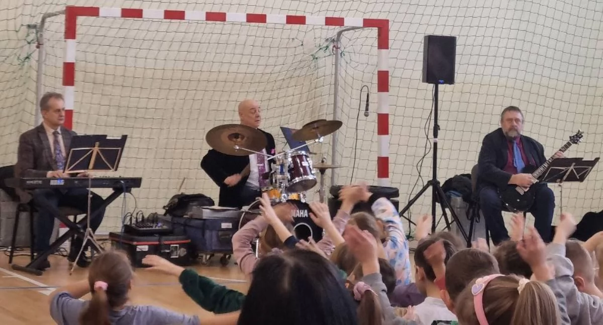 Muzyczna uczta w Tuchowiczu! Koncert LIMBOS porwał uczniów