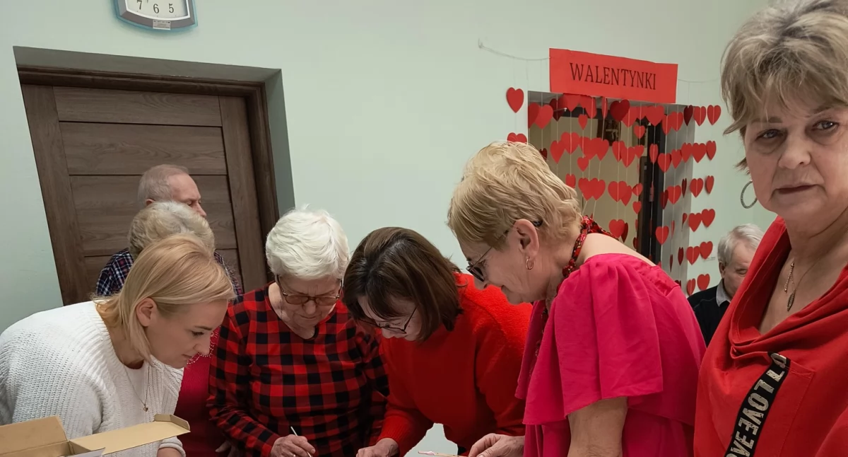 Seniorzy z Gminy Łuków stworzyli wyjątkowe mydła peelingujące! Aromaty kawy i miodu na Walentynki