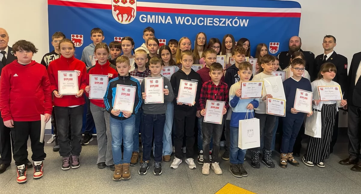 Wielkie emocje w gminie Wojcieszków! Młodzież walczyła o tytuł mistrza pożarniczej wiedzy!