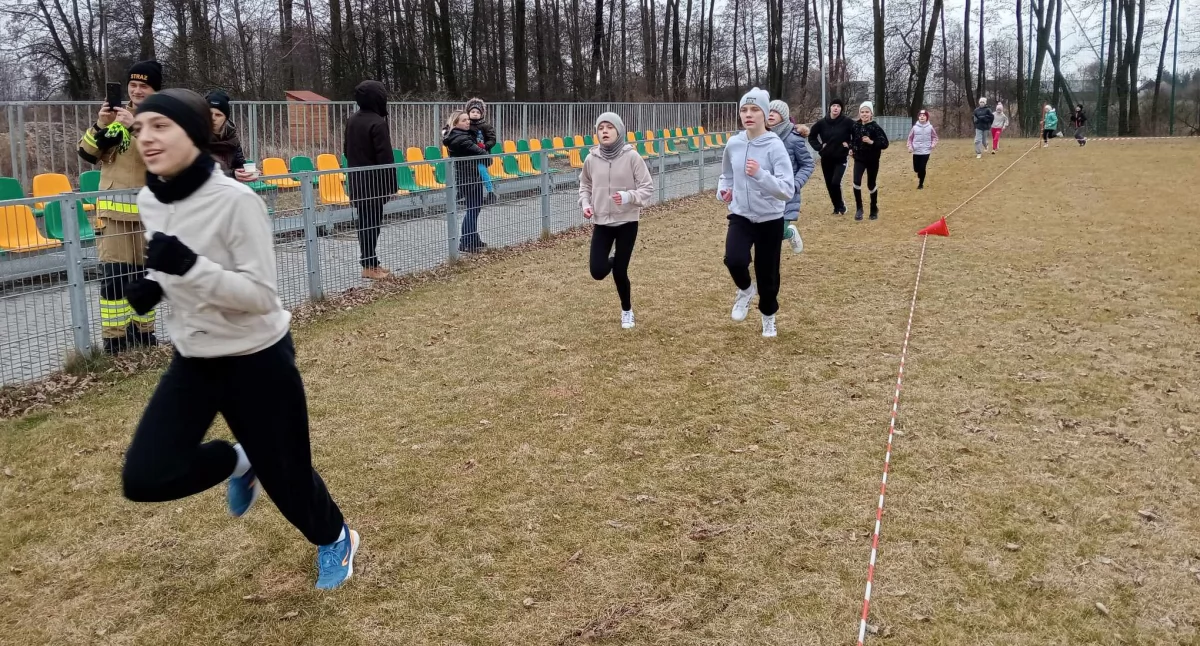 Mali mistrzowie na trasie! Bieg Tropem Wilczym w Gminie Stanin 2025 pełen sportowych emocji