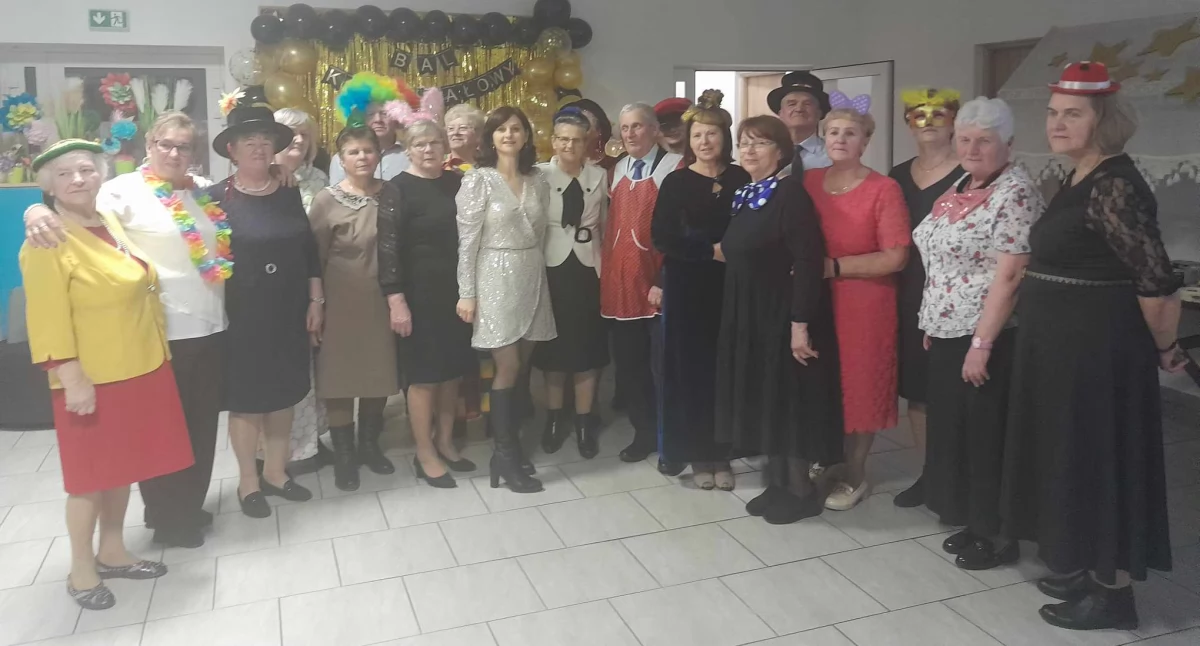 Karnawałowa fiesta w Klubie Seniora! Tańce, konkursy i śpiew w Woli Burzeckiej