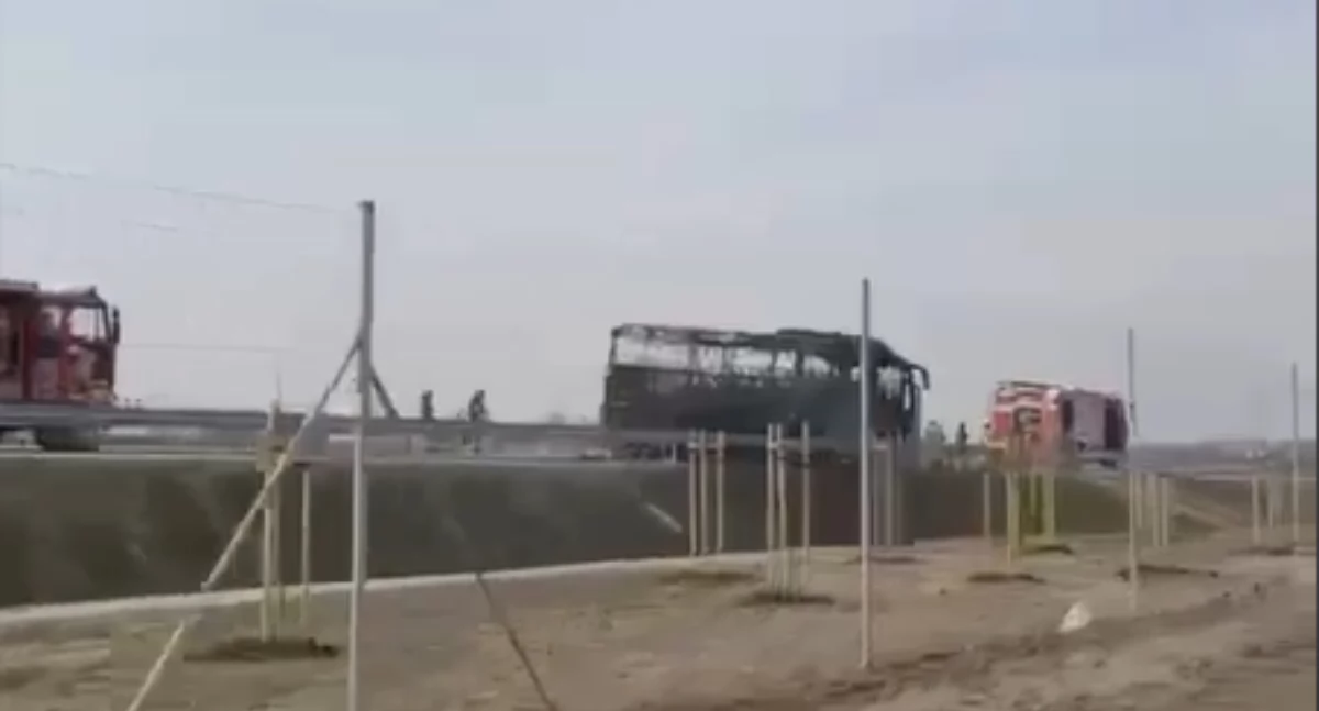 Pożar autobusu na A2 w okolicach Siedlec! Pojazdem podróżowało 43 uczniów i 5 osób dorosłych (WIDEO CZYTELNIKA)
