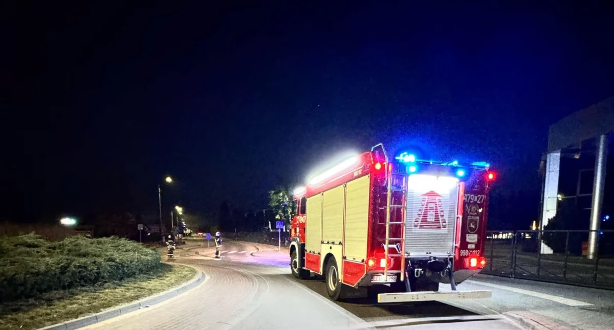 Chaos na rondzie w Gręzówce! Strażacy i policja w akcji