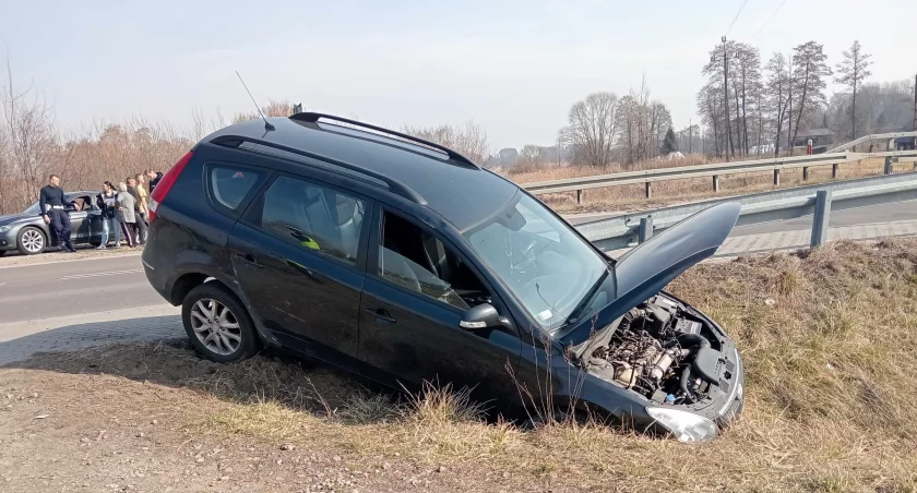Wypadek w Wojcieszkowie. Ucieczka przed policją? Nieoficjalnie: w aucie broń i narkotyki! (NASZ NEWS)