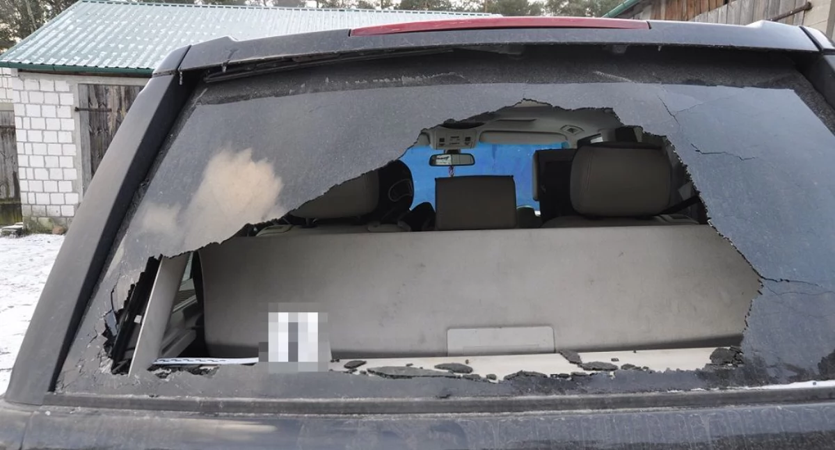Zazdrość czy gniew? 32-latek w furii zniszczył przypadkowe auto! Grozi mu 5 lat więzienia
