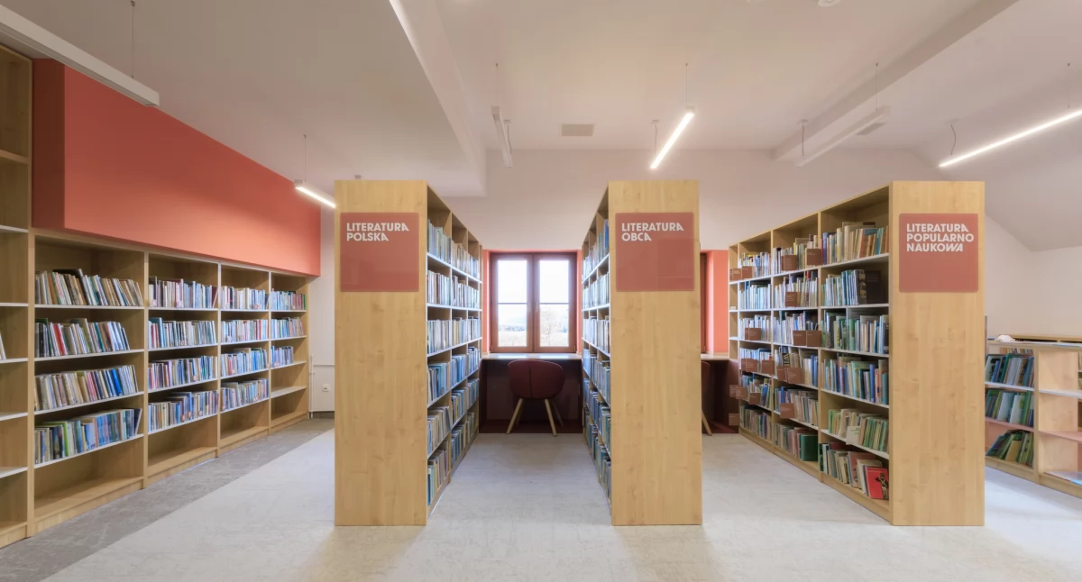 Nowoczesna biblioteka na poddaszu! Wola Gułowska z nową filią biblioteczną za 2,25 mln zł!