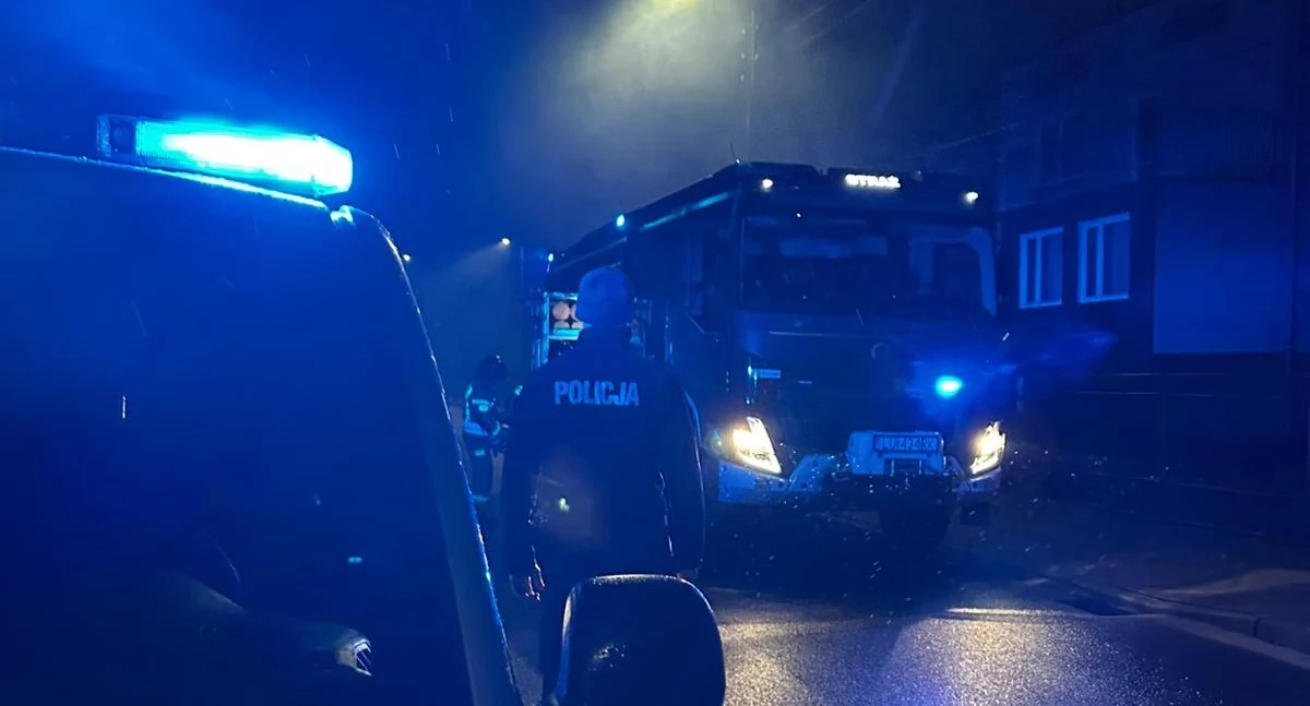 Wielkie brawa dla Łukowskich Policjantów: Uratowali dom przed ogniem. O krok od tragedii