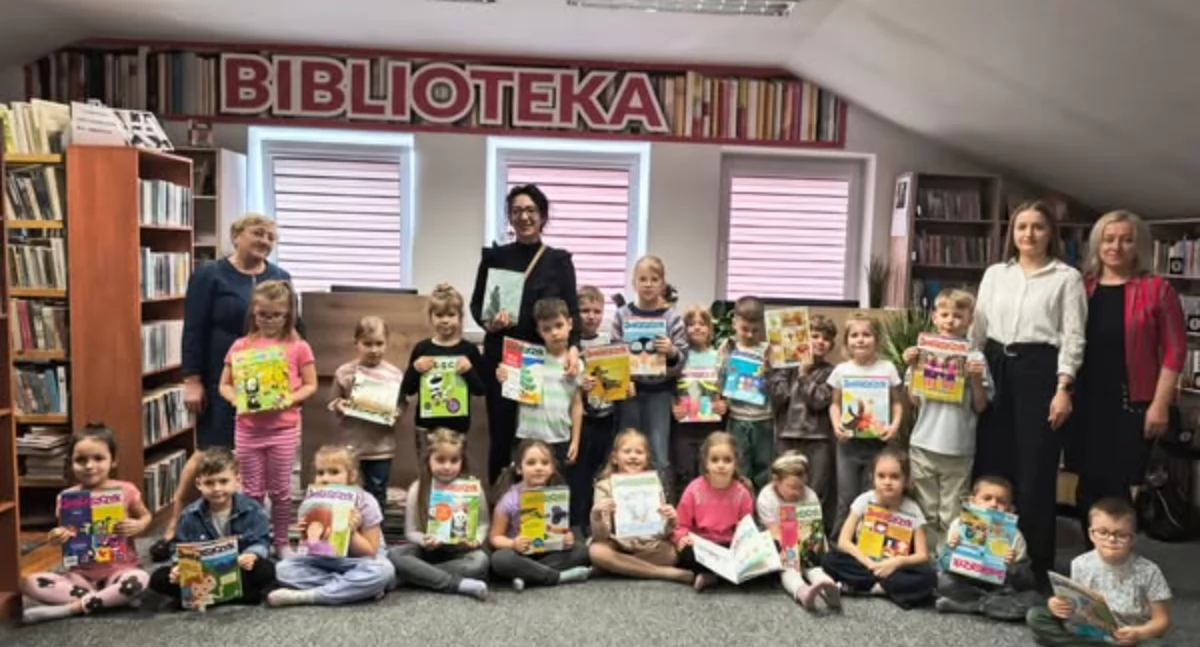 **PRZEDSZKOLAKI W AKCJI! BIBLIOTECZNE SZALEŃSTWO W TRZEBIESZOWIE