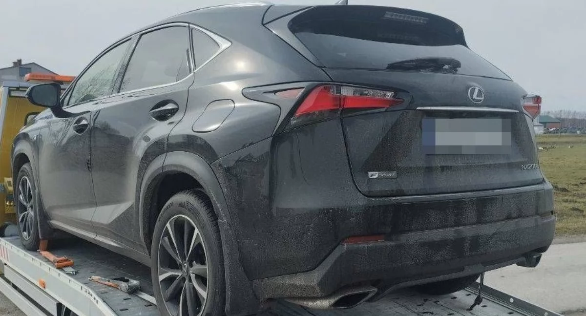 Błyskawiczna akcja! Policjanci odzyskali skradzionego Lexusa wartego 130 tysięcy!