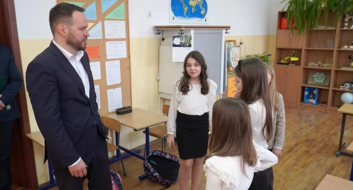 Szkoła w Jakuszach uratowana! Kurator podjął decyzję, ale gmina się nie poddaje