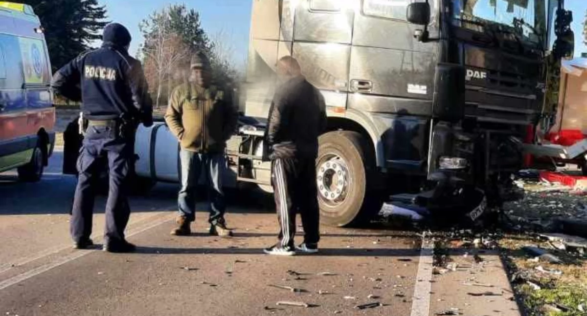 Zderzenie busa i ciężarówki w gminie Krzywda! Sprawdź, gdzie są utrudnienia