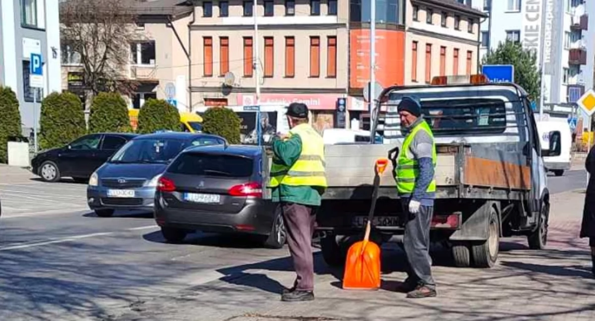 Łuków: Po interwencji radnego wreszcie posprzątają ulicę Międzyrzecką! Wiemy, kiedy zniknie brud