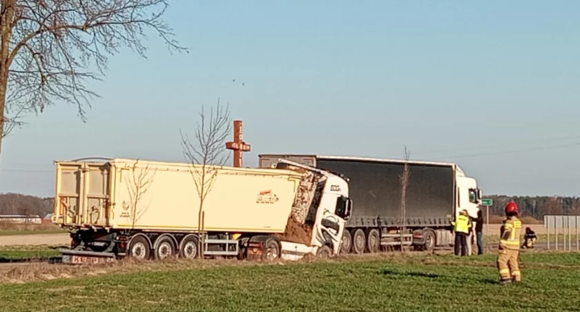 Wypadek dwóch TIR-ów na DK 63! Utrudnienia na trasie Łuków – Radzyń Podlaski