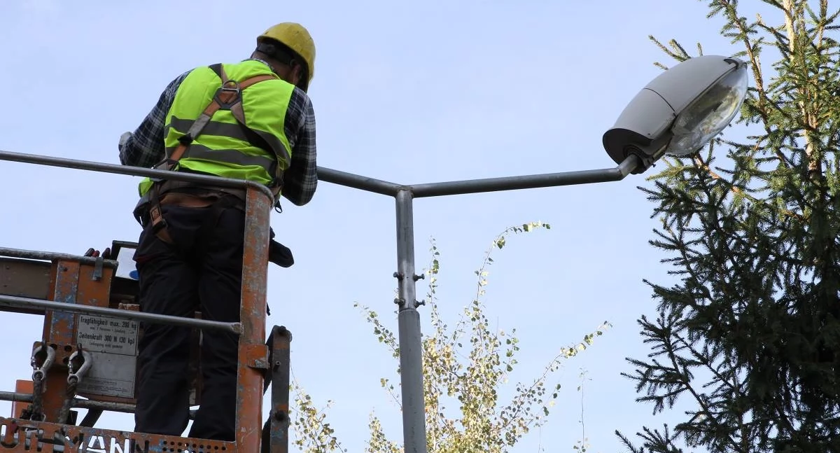 Łuków stawia na oszczędność! Trwa wielka modernizacja oświetlenia ulicznego – wymienią aż 1448 lamp LED!