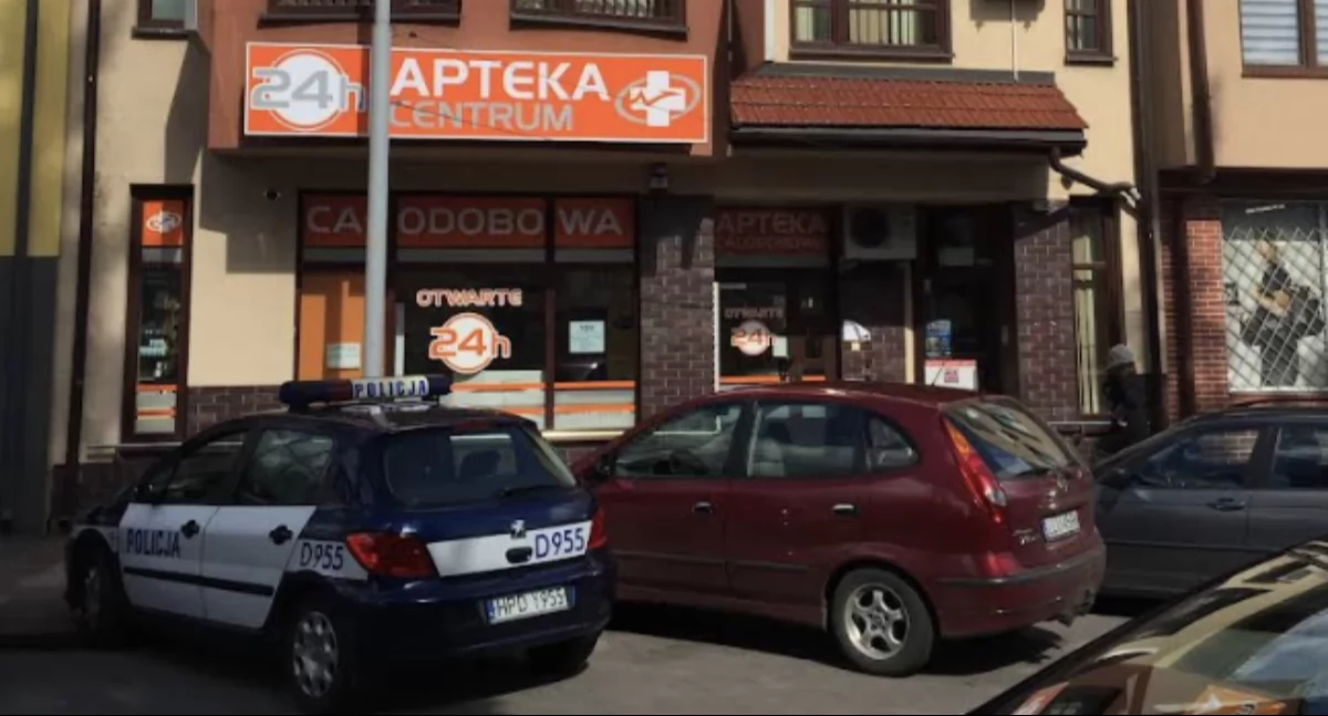 Parkują na chodniku zgodnie z przepisami? Urzędnicy odpowiadają na interwencję w centrum Łukowa