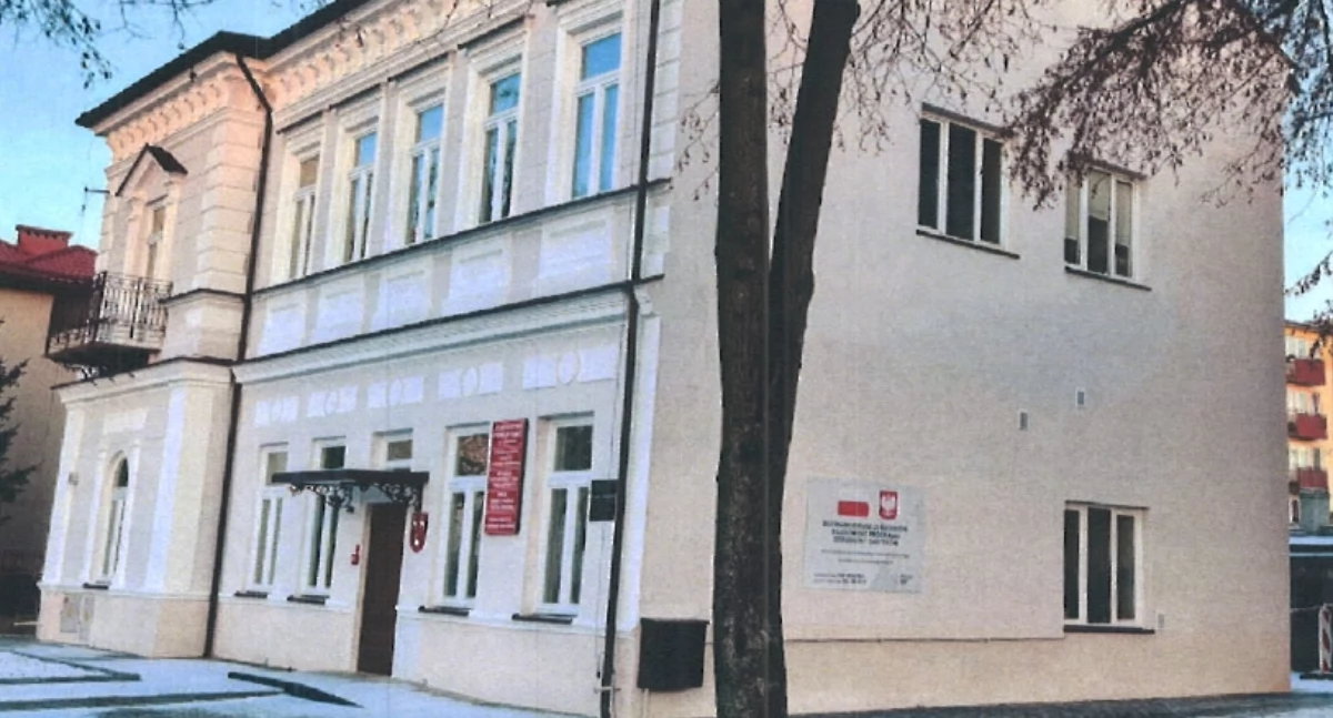 Zabytkowa perła Łukowa w ciemności? Radny domaga się podświetlenia historycznego budynku!