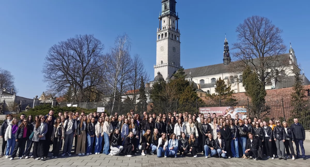 Maturzyści z Łukowa zawierzyli Maryi swoje egzaminy! Niezwykła pielgrzymka do Częstochowy