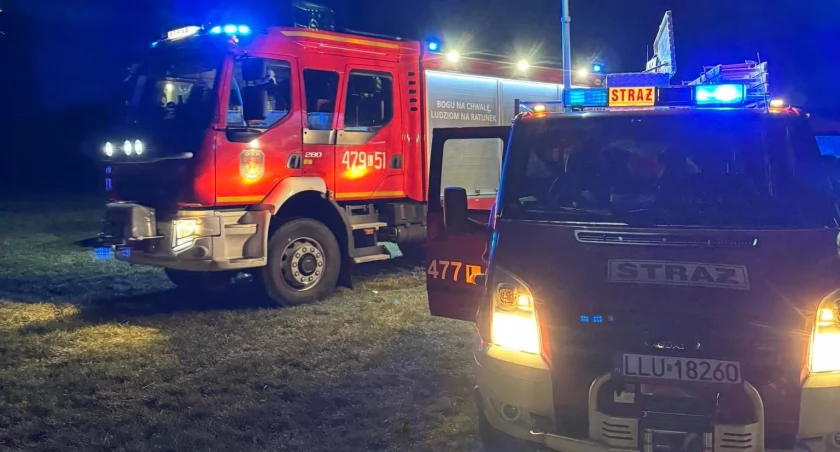 Niebezpieczny pożar w gminie Stanin! Cztery jednostki straży pożarnej w akcji późnym wieczorem