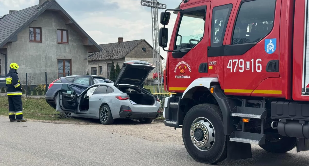 Wymuszenie pierwszeństwa w Starym Patoku! Zderzenie BMW i KIA – dwie osoby z obrażeniami