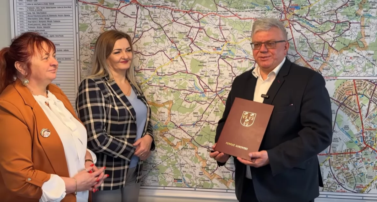Nowa nawierzchnia, nowe możliwości! Droga Cisownik–Budki wreszcie doczeka się remontu [WIDEO]
