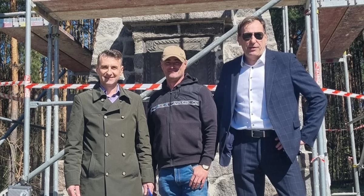 Wielkie zmiany w Gminie Stoczek Łukowski! Ruszyły prace przy pomnikach i mogiłach – to dopiero początek