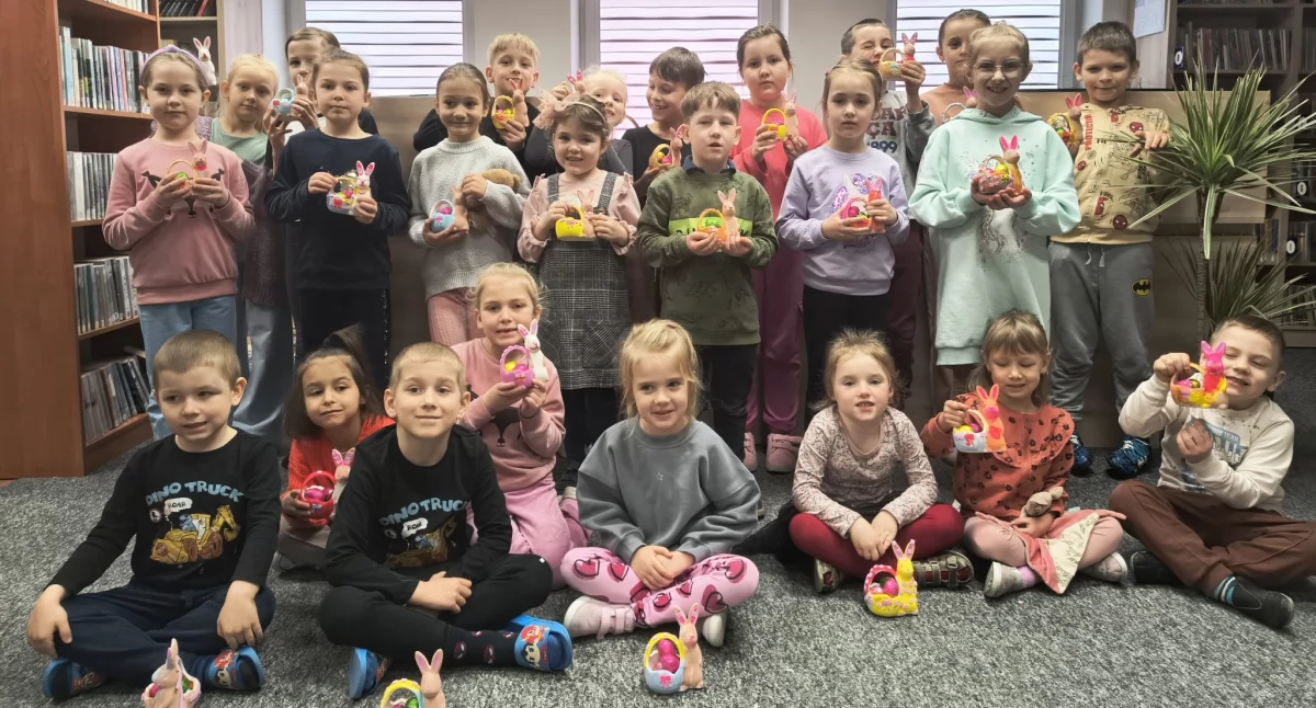 Wielkanoc pełna radości i zabawy! Klub Małego Czytelnika w Trzebieszowie zorganizował wyjątkowe spotkanie dla najmłodszych