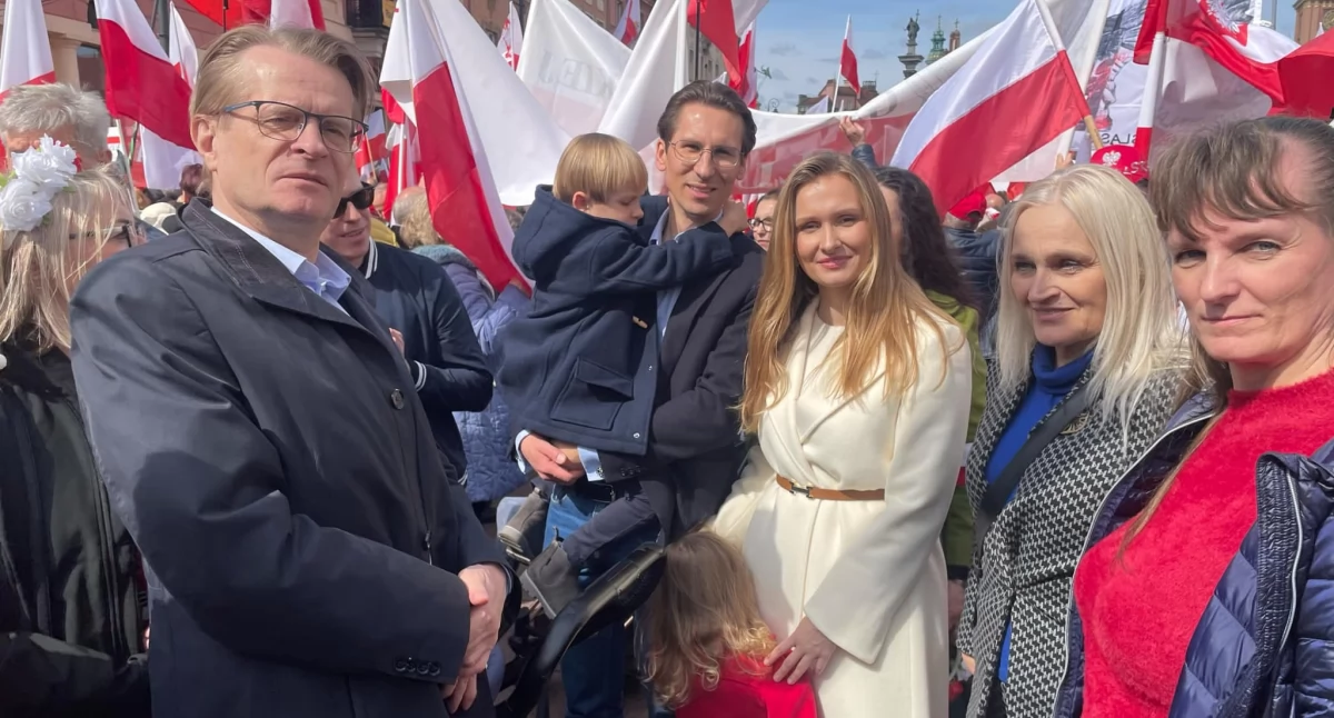 Łuków na patriotycznych obchodach w Warszawie! Pełne autokary mieszkańców na marszu z okazji 1000-lecia Królestwa Polskiego