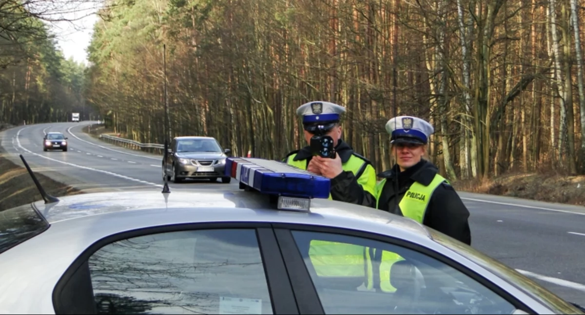 Uciekł przed policją motocyklem bez tablic! 17-latek z Bytomia zatrzymany po widowiskowym pościgu