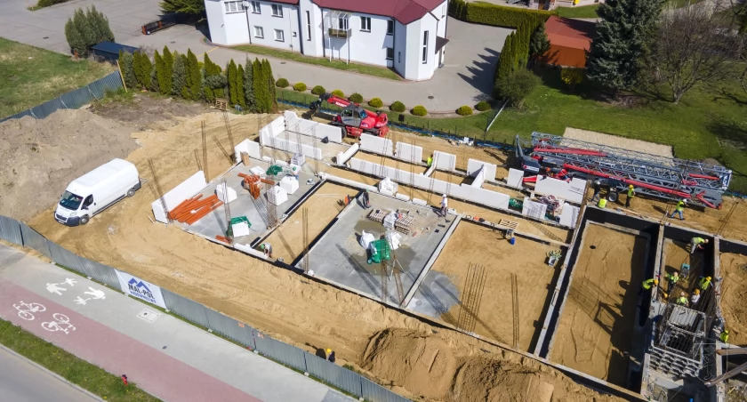 Budowa żłobka i przedszkola w Łukowie przyspiesza! Miasto dostało miliony na dodatkowe wsparcie dla dzieci