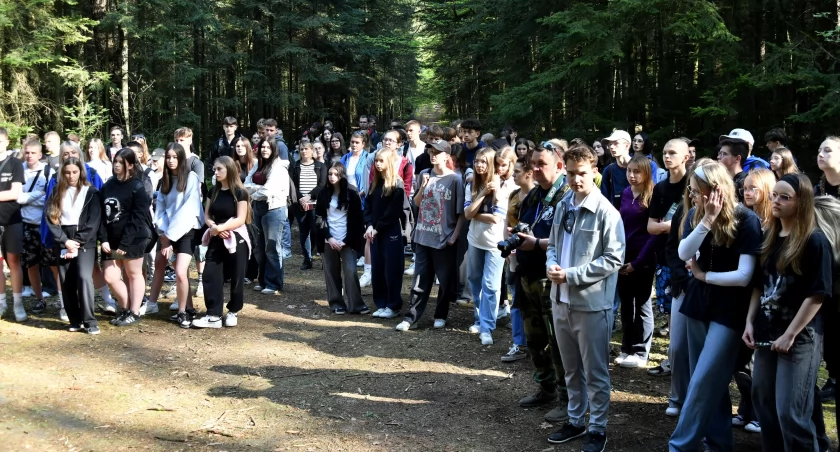 Tłumy młodzieży, przeciąganie liny i ognisko! VIII Rajd 3-Majowy w Powiecie Łukowskim przyciągnął rekordowe zainteresowanie