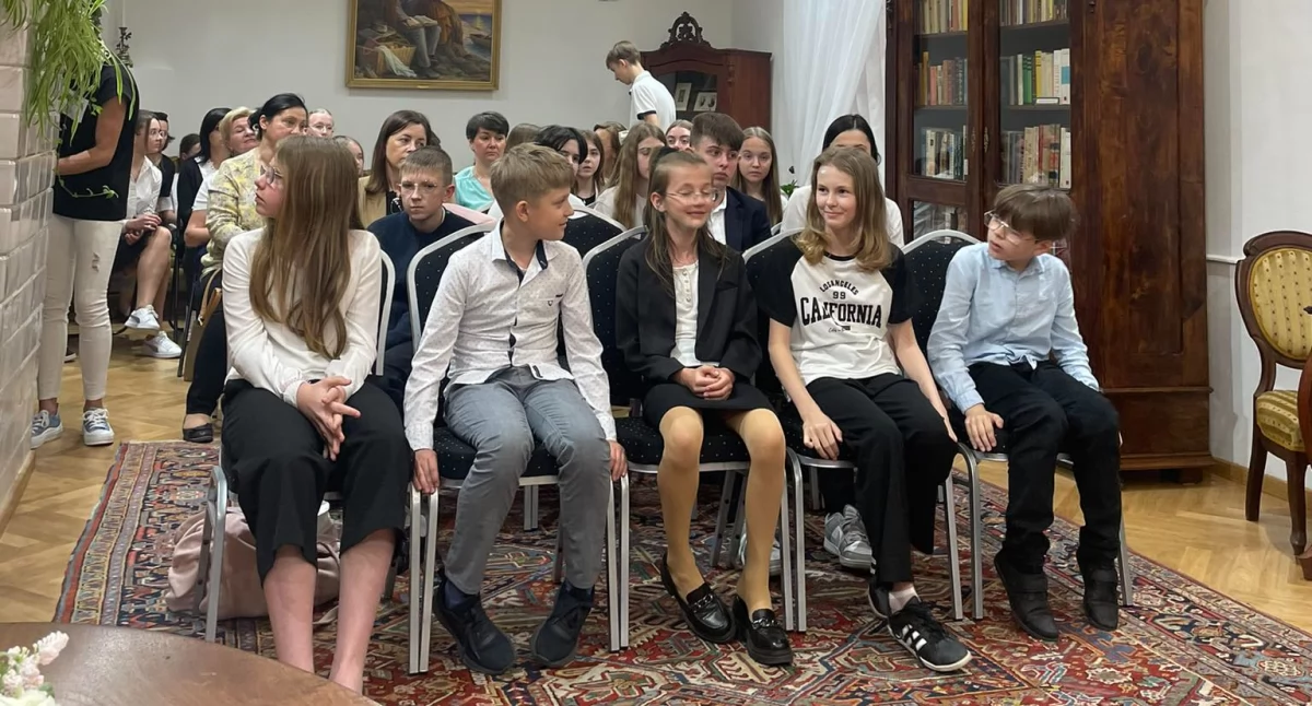 80 uczestników i wysoki poziom rywalizacji. Znamy wyniki Konkursu Recytatorskiego „Malowanie Słowem” w Woli Okrzejskiej