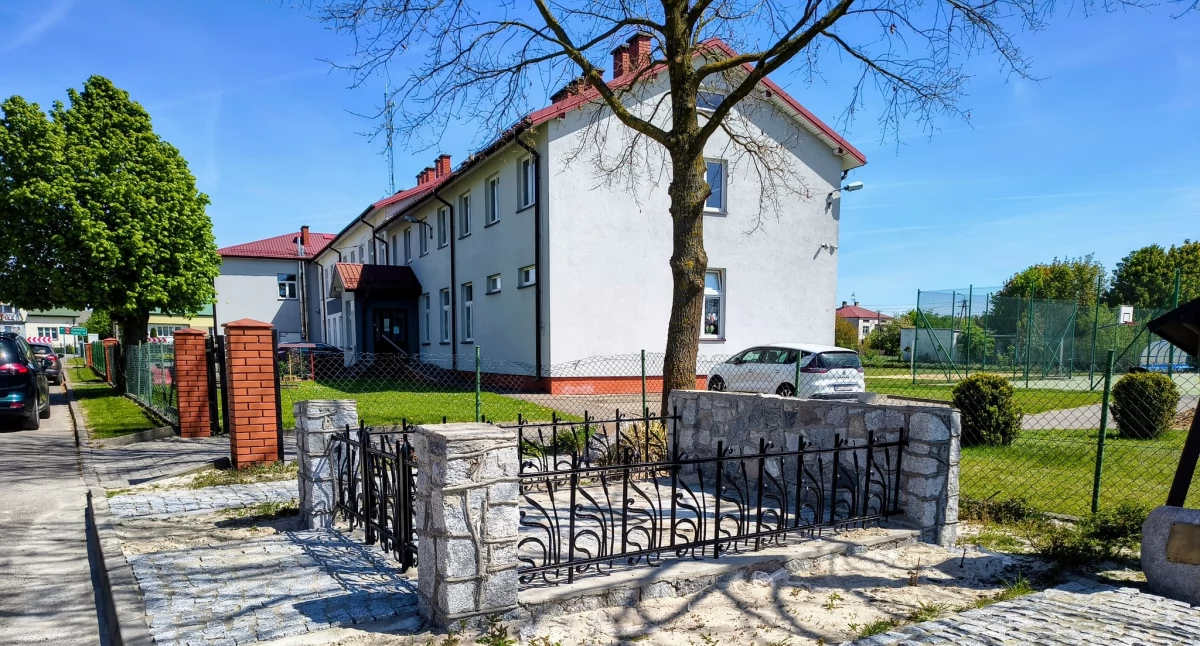 Renowacja pomników w Gminie Stoczek Łukowski nabiera tempa – nowe zdjęcia z postępów prac