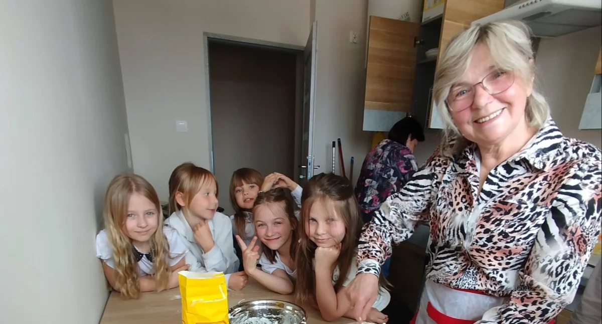 Pokolenia połączył... gofr! Międzypokoleniowe spotkanie w Okrzei przyciągnęło tłumy