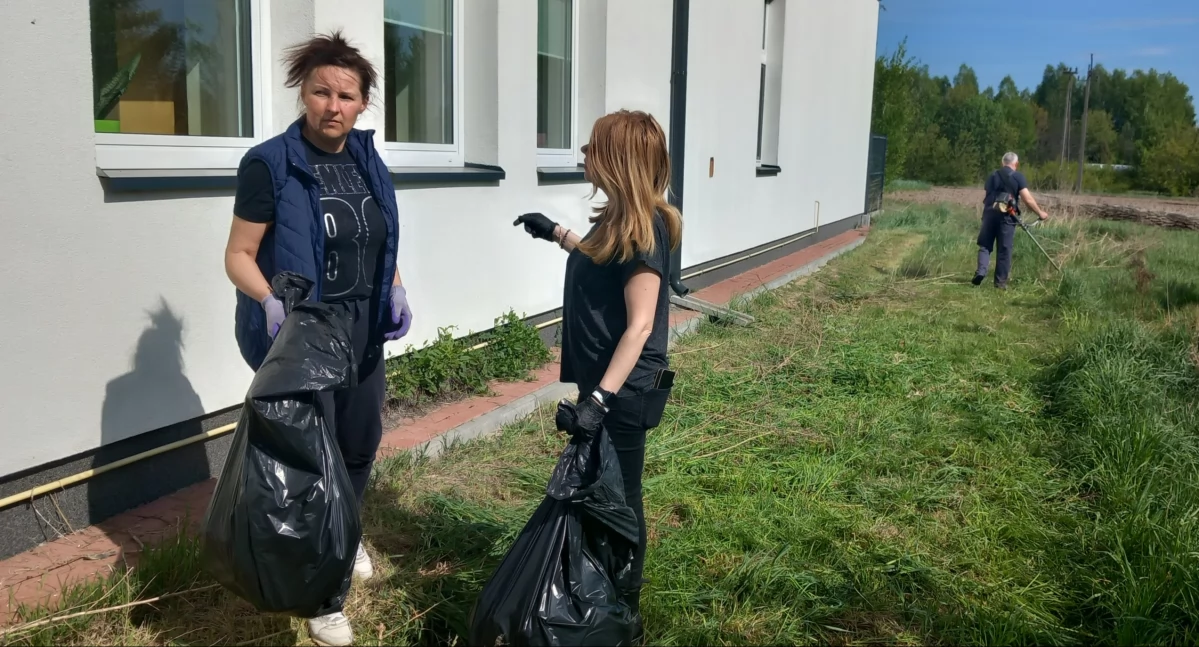 Mieszkańcy Jedlanki ruszyli do działania. Wspólna akcja sprzątania z okazji Dnia Ziemi